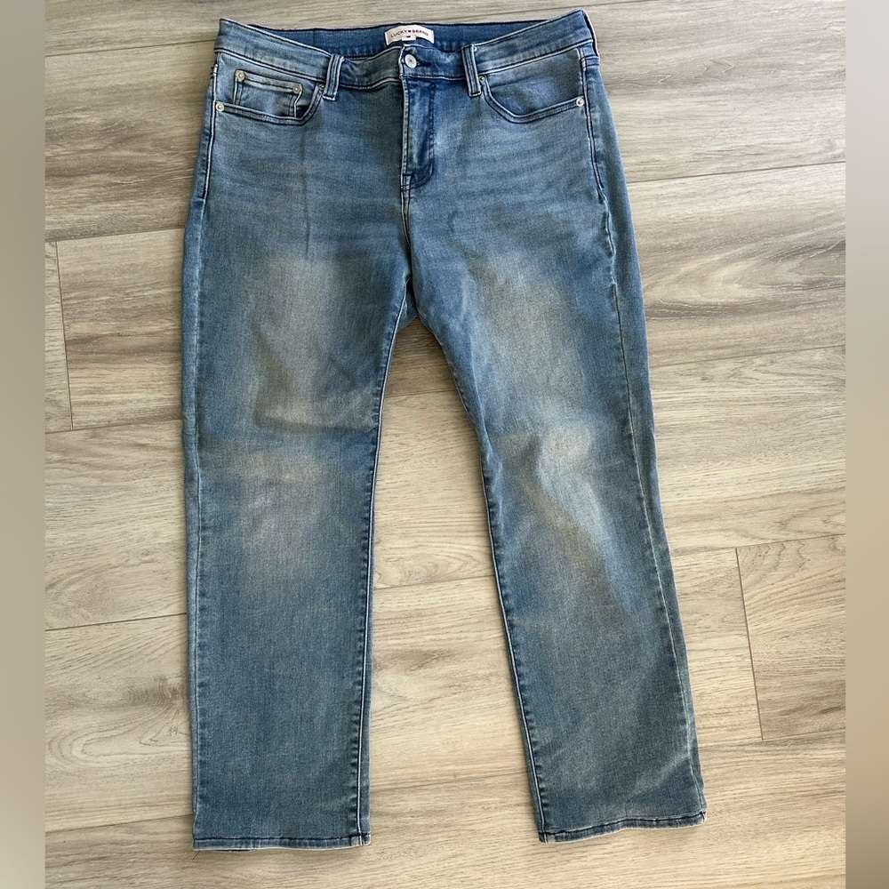 Lucky Brand Straight Leg Jeans with Vintage-Inspired Look
